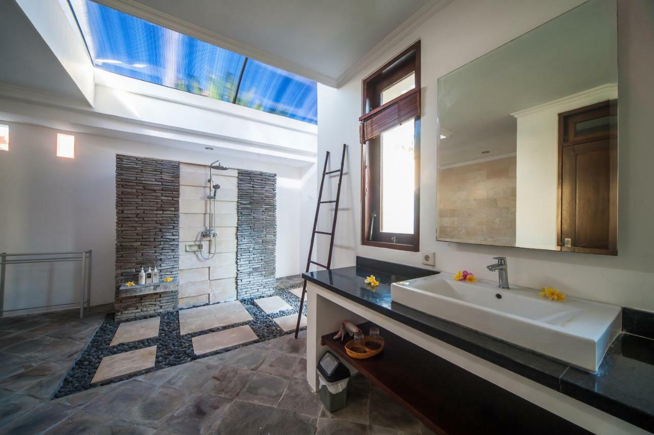 Turiya Villa Sanur Exterior photo